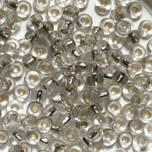 Бисер Preciosa 78102 прозрачный с серебряным центром 
